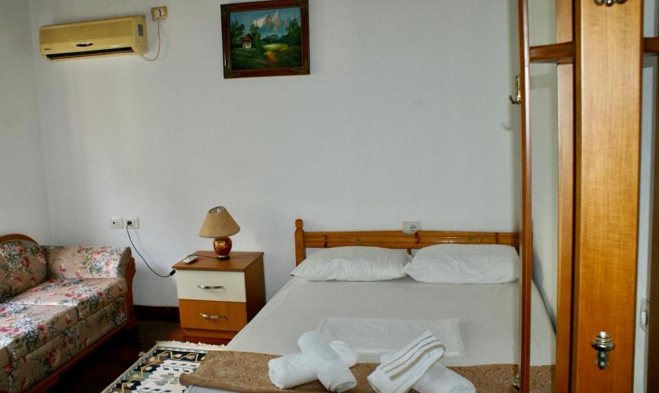 Bazzar 2 Hotel Gjirokaster Luaran gambar